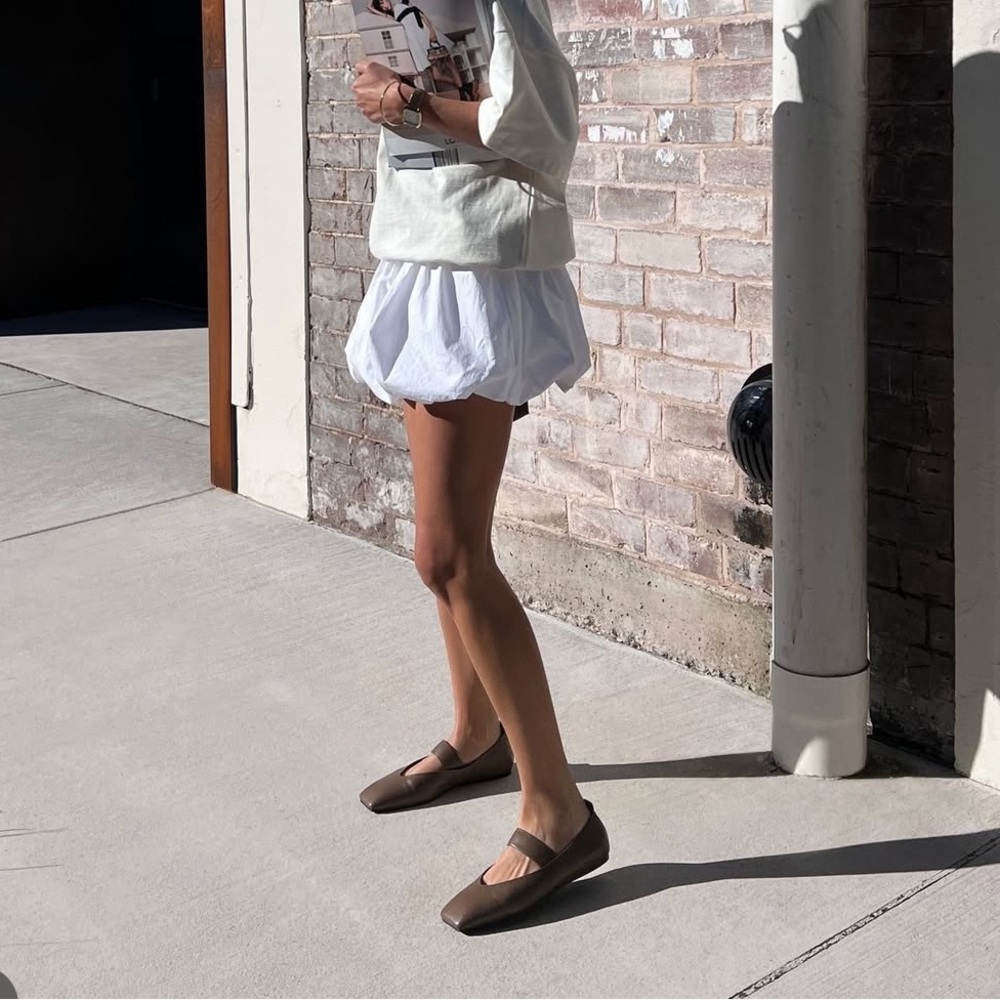 NWOT Tony Bianco Brown Flats 6.5 - 7